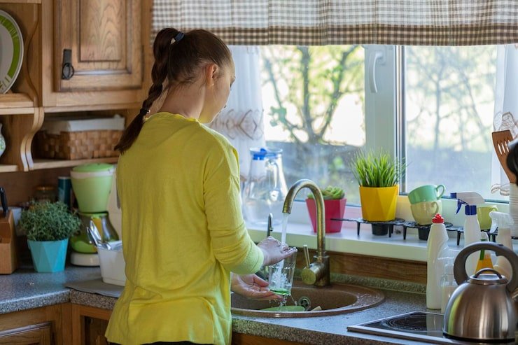 How to Choose the Perfect Above-Sink Curtain for Your Kitchen